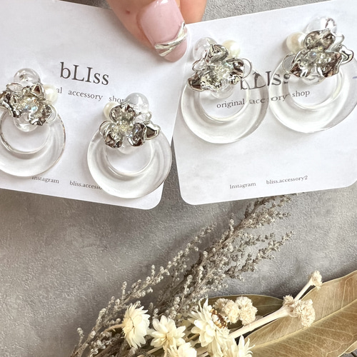 GUCCI 花デザイン シルバー系 ピアス　片耳 シルバー 花デザイン ピアス GUCCI 花デザイン シルバー系 ピアス 片耳