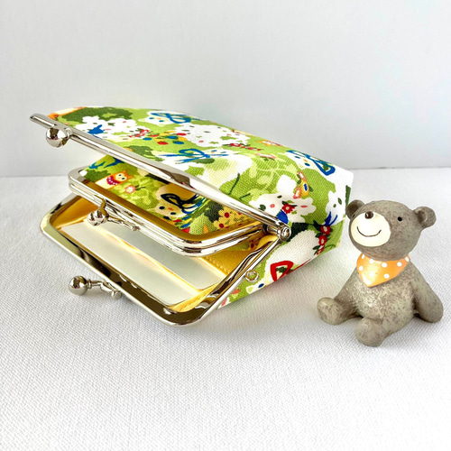 お花に溶け込む猫ちゃん柄の親子がま口財布 その他ミニ財布
