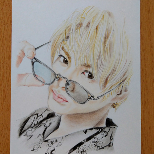 B5サイズの色鉛筆似顔絵描きます！【人物1人～4人まで】 絵画