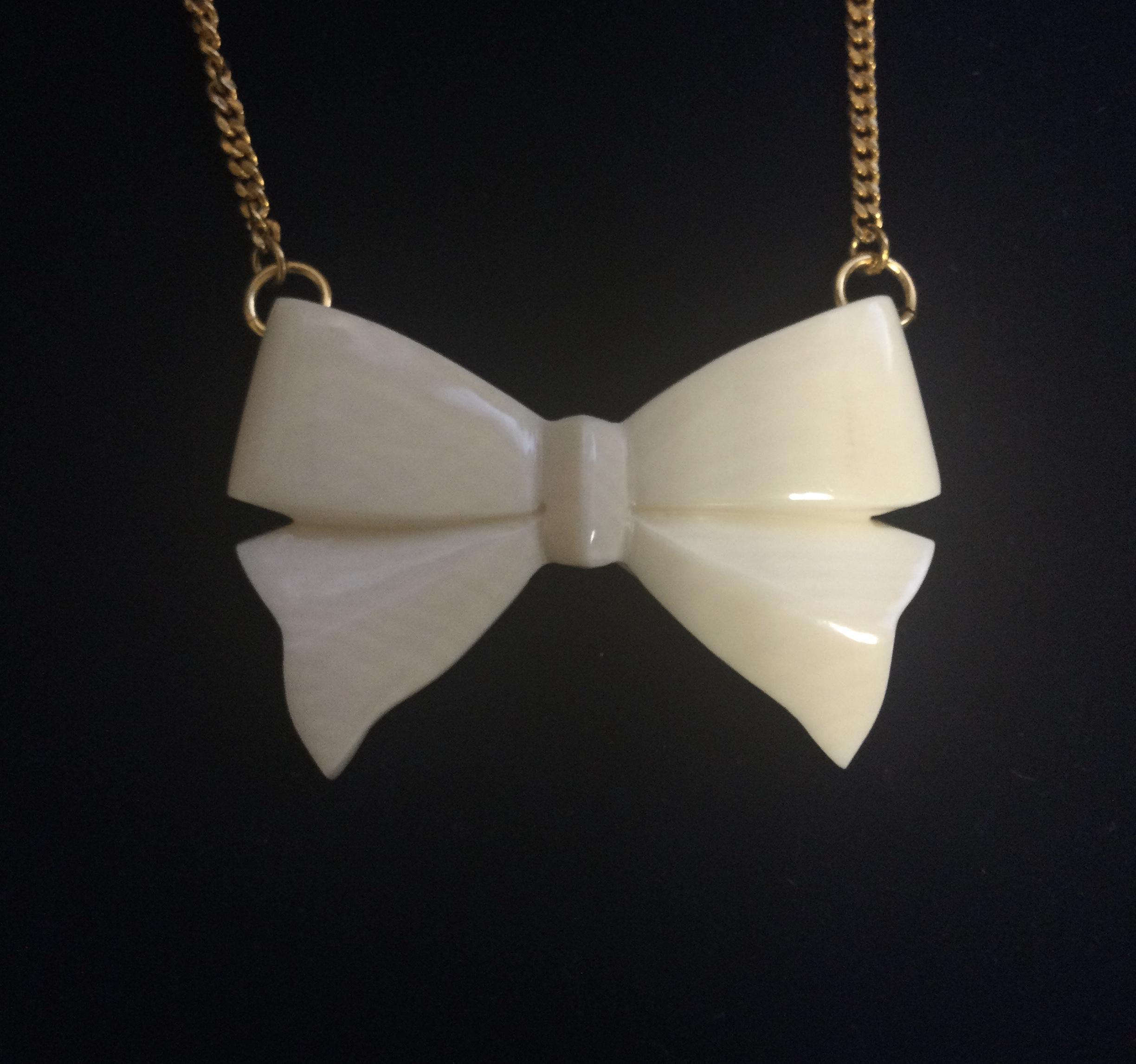 ☆本象牙ペンダント　リボン　A-12 ※