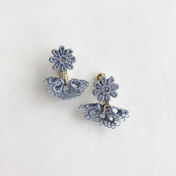 (全3色)Lace flower tassel pierce/earring 2枚目の画像