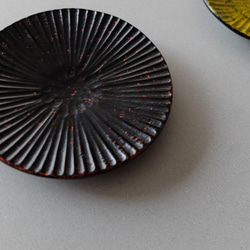 漆塗りのハツリ小皿（黒・朱） 6枚目の画像