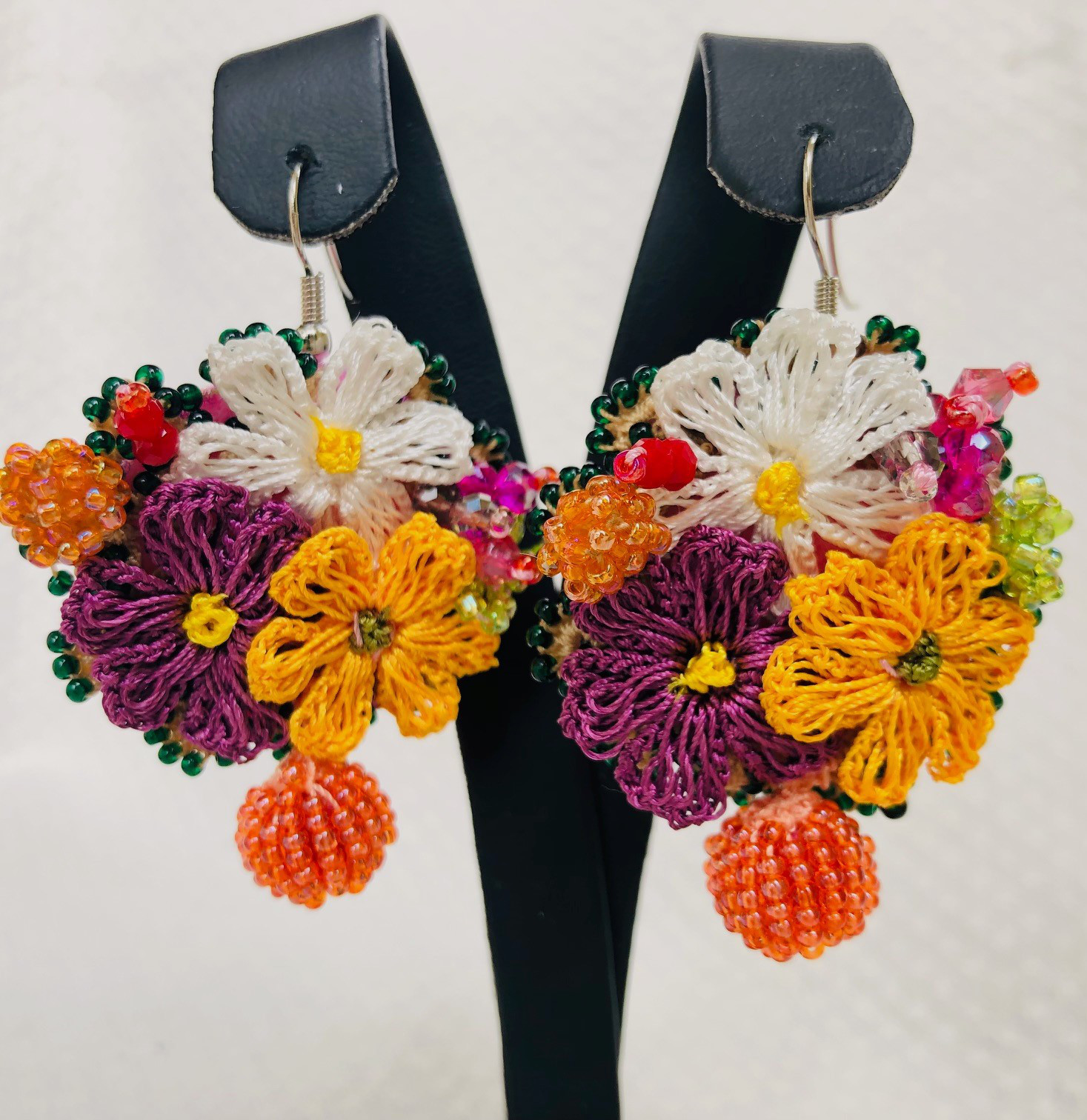 oya刺繍ピアス　　お花畑でキャンディーあげたい　伝統工芸品　1点もの　1125