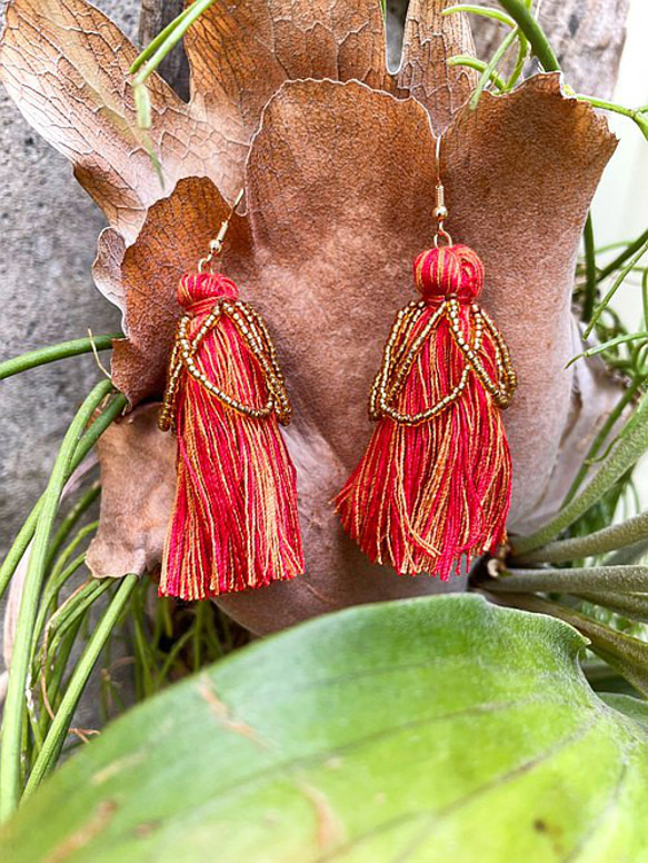 手編棉線流蘇串珠個性耳環  設計飾品 氣質垂墜耳飾 925銀針 Tassel Earrings 第6張的照片