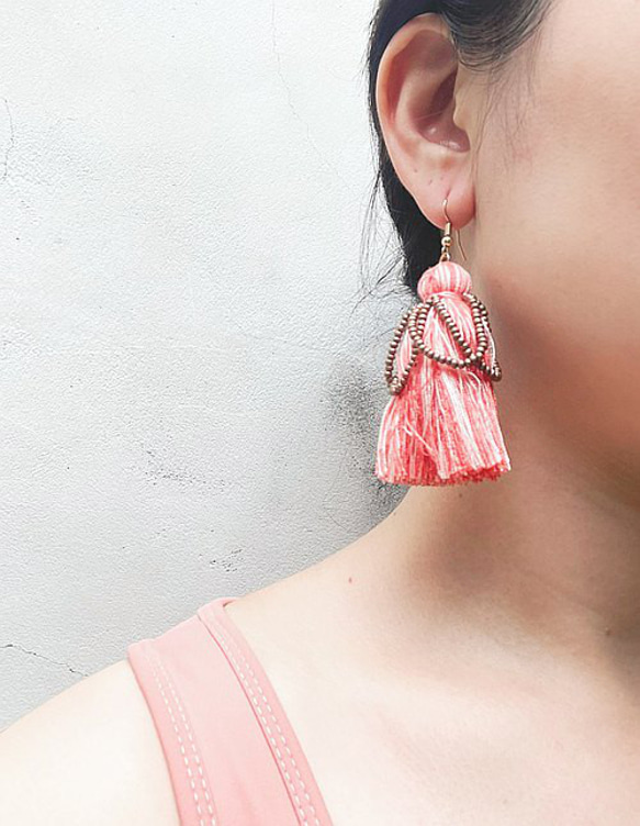 手編棉線流蘇串珠個性耳環  設計飾品 氣質垂墜耳飾 925銀針 Tassel Earrings 第7張的照片