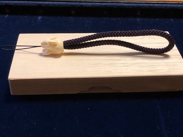 象牙　十二支ストラップ（正絹）卯（ｳｻｷﾞ）