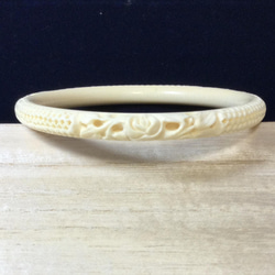 象牙色　バングル 0e568e970f162b73f9f90b6aa36ddf