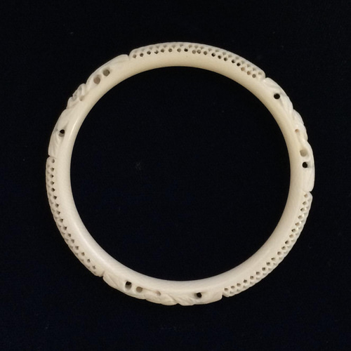 象牙色　バングル 本象牙 薔薇、透かし彫りバングルブレスレット A-1 ※ ブレスレット