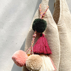 手編毛球流蘇 鑰匙圈 吊飾 包包 居家裝飾 Hand-woven Pom Pom Tassel Charm 第1張的照片