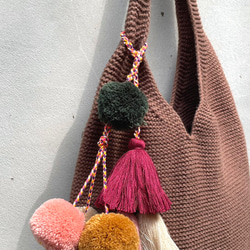 手編毛球流蘇 鑰匙圈 吊飾 包包 居家裝飾 Hand-woven Pom Pom Tassel Charm 第2張的照片
