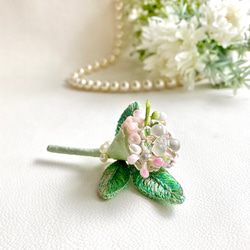 小さな花束のブローチ  /   優しい絹糸の光沢　一点物　母の日 4枚目の画像