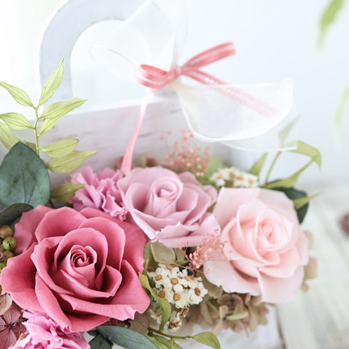 ROSE❣️ピンクピンクアレンジ❣️プリザーブドフラワー❣️ジニア、薔薇❁⃘*.゜ ジニアさくら薔薇プリザーブドフラワー ピンク系プチアレンジ 結婚新築