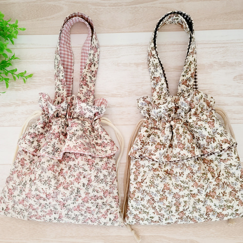 ムーンモス✩.*˚フリルバッグ ポーチ 持ち手付きフリル巾着袋 ムーンモス キルティング 巾着バッグ