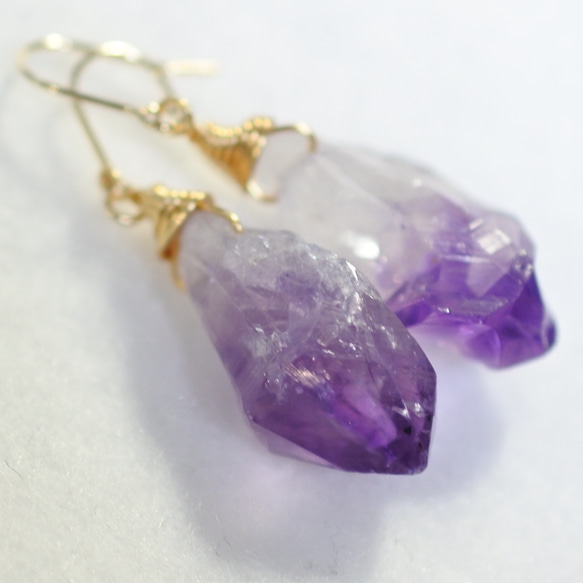 （獨一無二）金鈦耳環，紫水晶寶石 第2張的照片