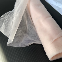 【幅広150cm】ソフトチュール生地 クリームピンク｜なめらかでやわらかなチュール／ウェディング・背景布・衣装づくり 5枚目の画像