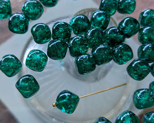 10個 ドイツヴィンテージ エメラルドグリーン、クラックキューブガラス