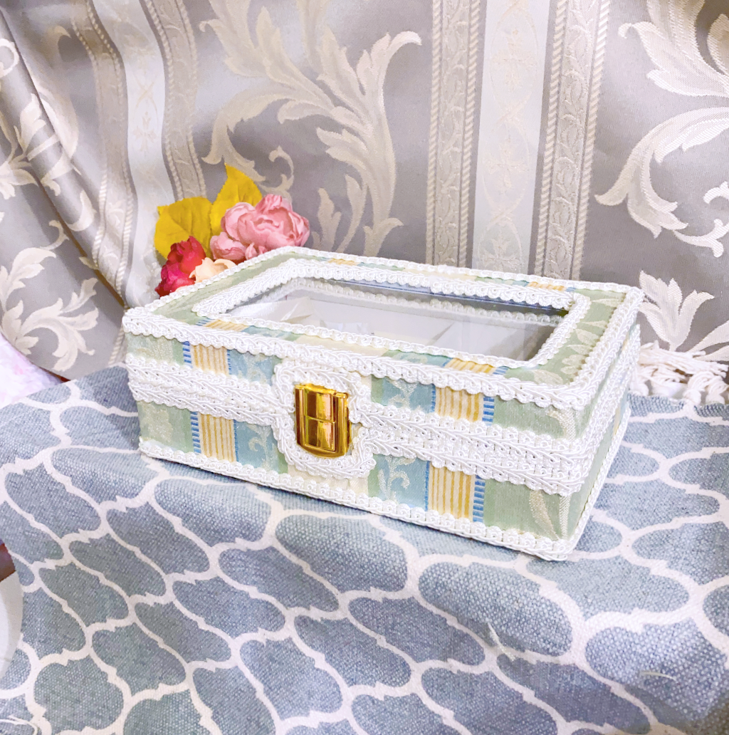 アラベスクリーフ柄のジュエリーケース　ジュエリーボックス　アクセサリーボックス　アクセサリーケース　アクセサリー収納