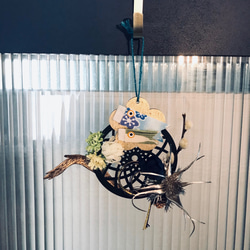 子どもの日・鯉のぼり木製飾り・2種の柳と濃紺の蕾を添えて⭐︎端午の節句⭐︎初節句に 8枚目の画像