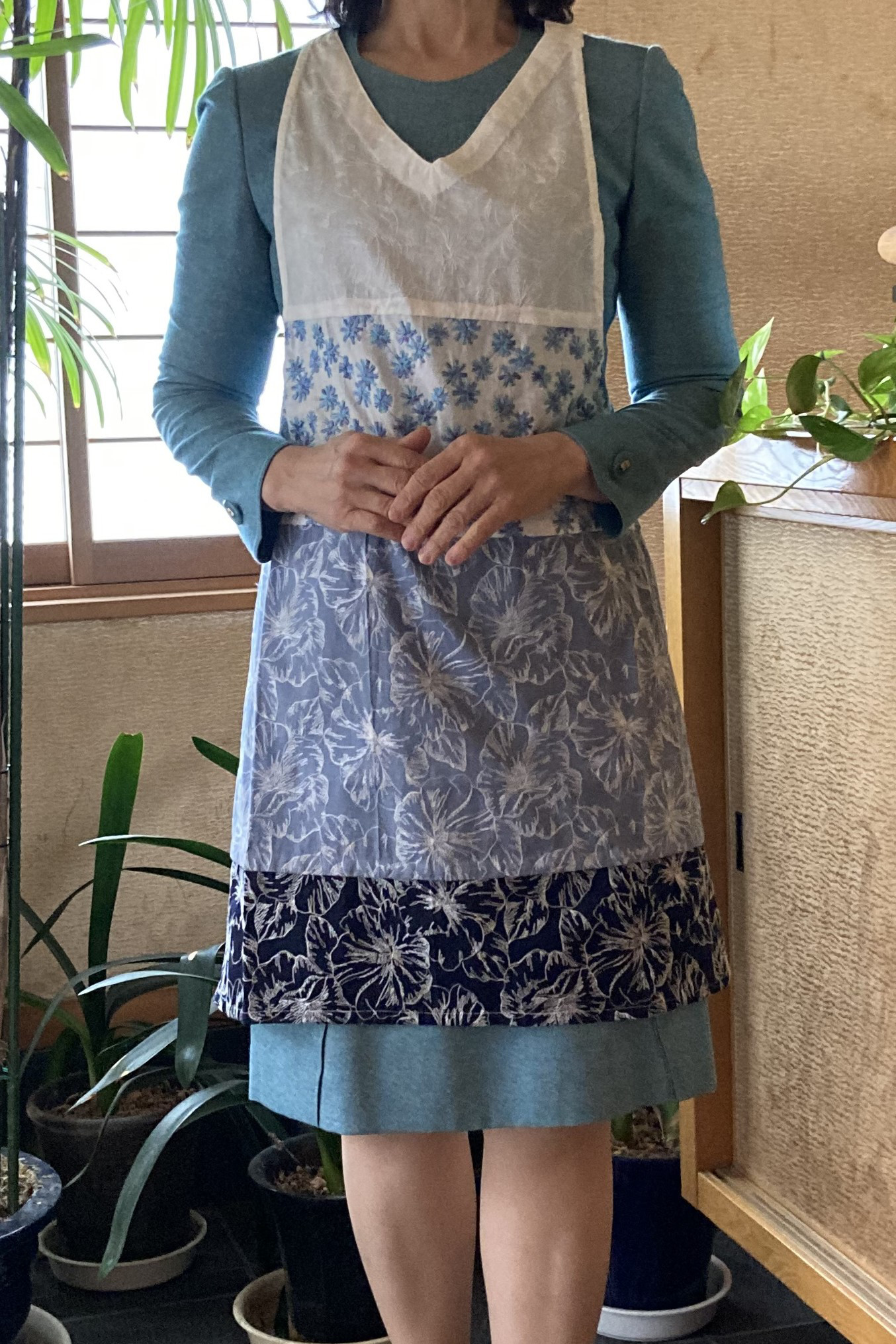 切替レースがオシャレなエレガントエプロン＃26