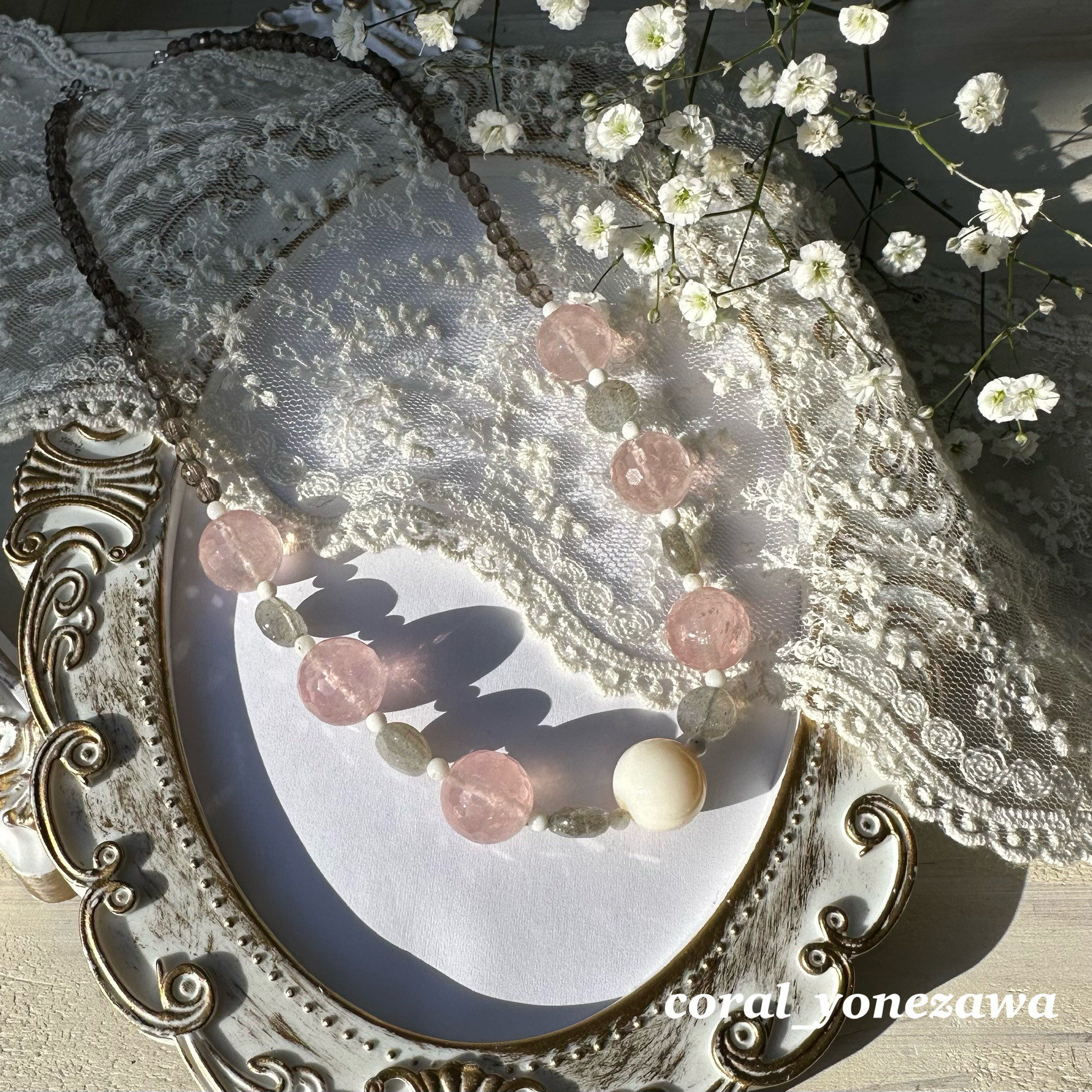 爽やか、天然石と珊瑚のオリジナルネックレス　白珊瑚・ラブラドライト・ローズクォーツ・スモーキークォーツ　R50324H1