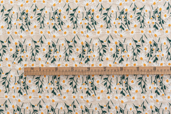 雛菊棉麻繡花布 * 138cm 寬 50cm 黃色 第4張的照片