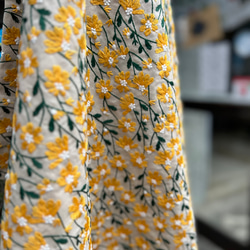 雛菊棉麻繡花布*138cm寬50cm黃色 第2張的照片