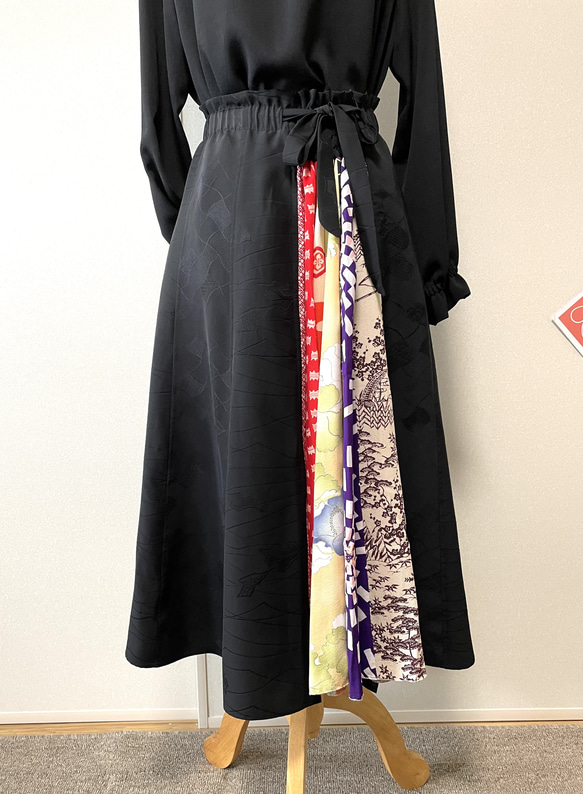 ウエストフリーのセミフレアスカート　着物リメイク　　いろいろパッチワークの楽しいスカート　　送料無料 4枚目の画像