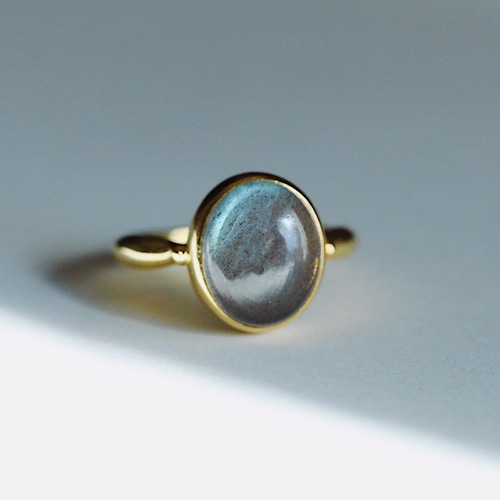 K18・プラチナ〉天然石ラブラドライトの猫足リング＜VR070Lab＞ 指輪