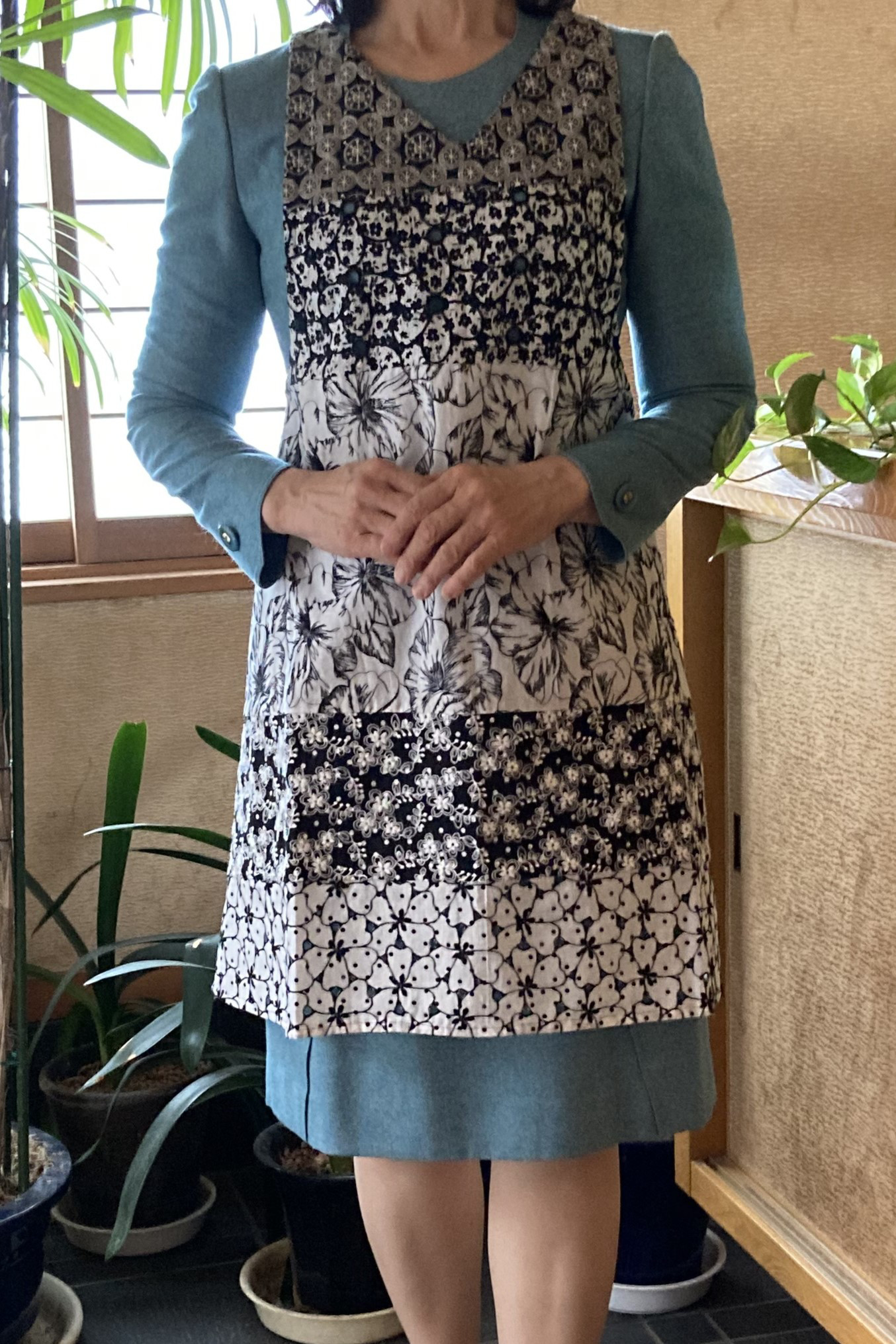 切替レースがオシャレなエレガントエプロン＃87