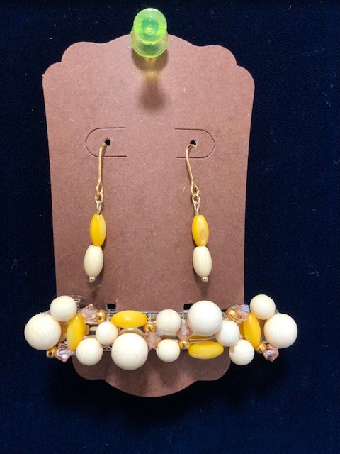 象牙　バレッタ＆ピアス　（白蝶貝）※