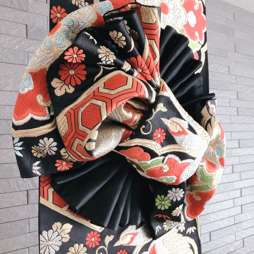 帯結びの着物　タペストリー 帯結びの着物タペストリー