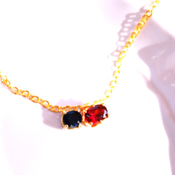 - Odd-eye design - Sapphire & Garnet Necklace 2枚目の画像