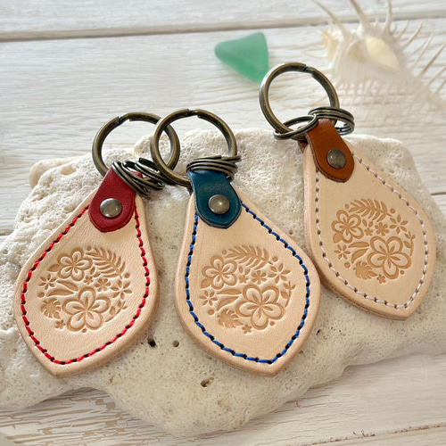 名入れ無料」しずく型レザーキーホルダー （プルメリア柄） 革の色