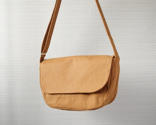 ふたつき横長ショルダーバッグ（茶色ver.） ショルダーバッグ