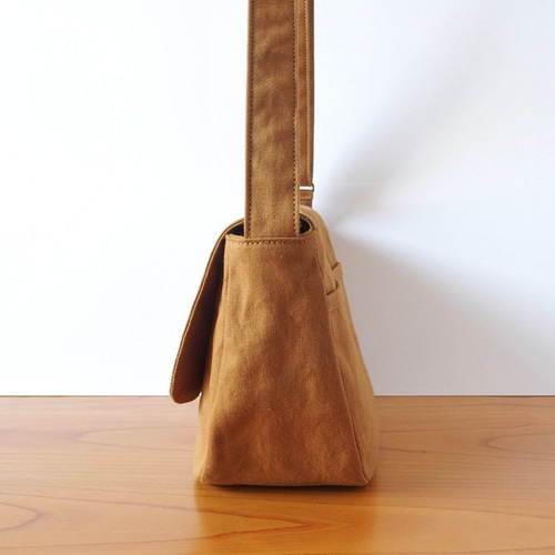 ふたつき横長ショルダーバッグ（茶色ver.） ショルダーバッグ