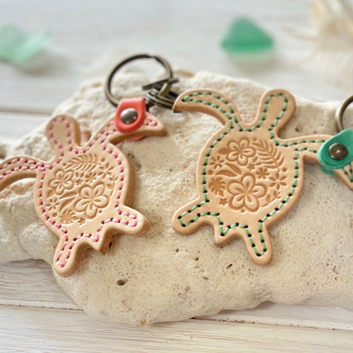 名入れ無料」 レザー ホヌキーホルダー （プルメリア柄） 革の色