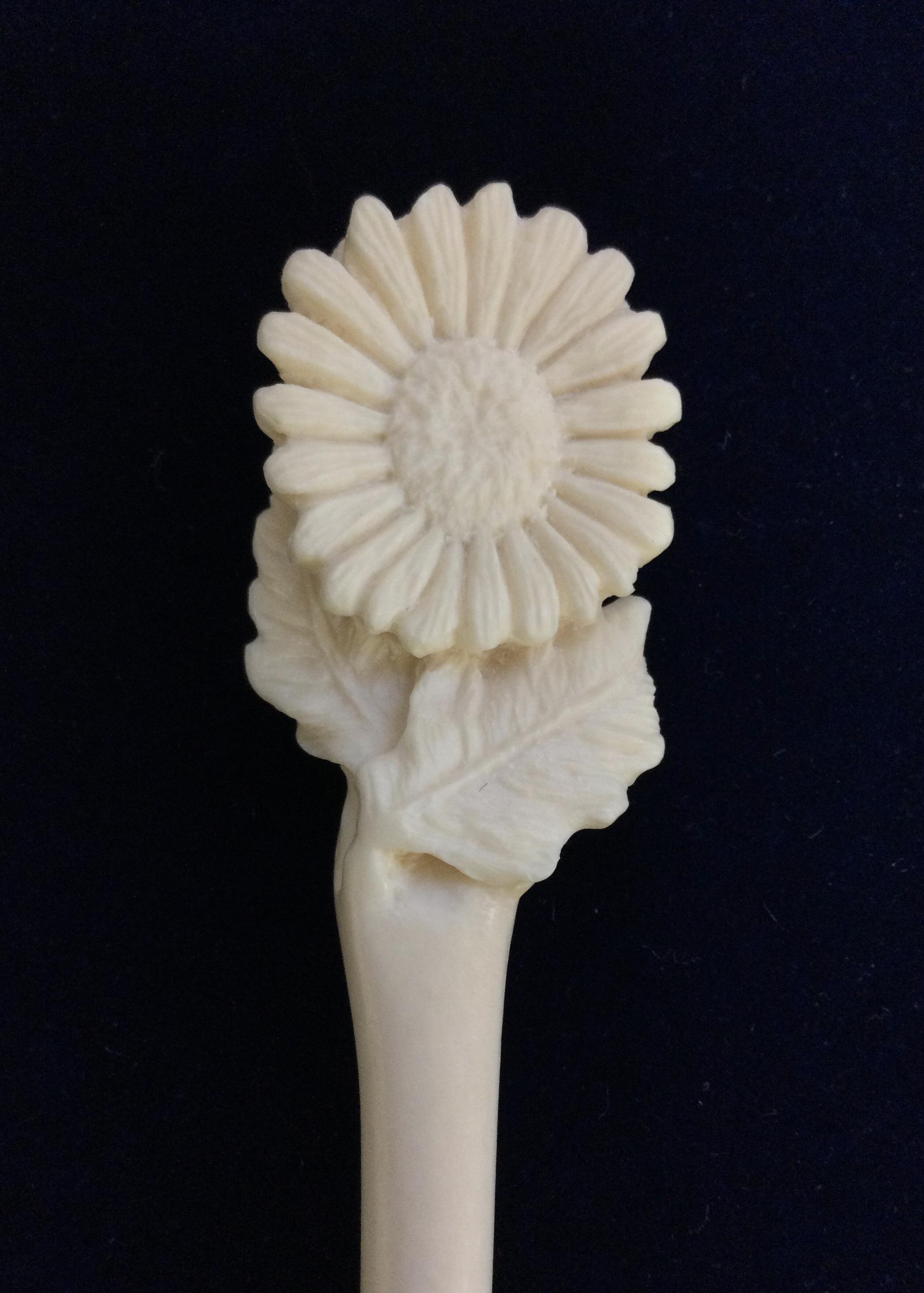 ☆本象牙　誕生月花シリーズかんざし(2月 マーガレット） 42,000円