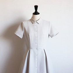 已經賣完了！ [古典成人洋裝◎] 航空彈性領洋裝[淺灰色] 第11張的照片