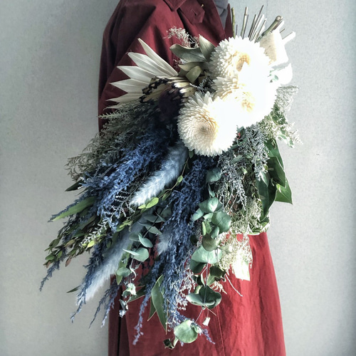 アナスタシア 青い パンパスグラス 大きめ スワッグブーケ スワッグ