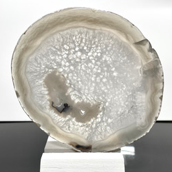 A-7　天然石　アゲート（瑪瑙）　プレート　スライス　水晶　結晶タイプ　ナチュラル　無染色　グレー系 1枚目の画像