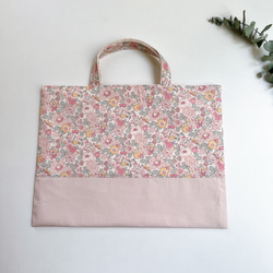 ベッツィバタフライローズ　リバティ　入学グッズ　レッスンバッグ リバティ ベッツィ ダウンシャーヒル×グレイッシュピンク レッスン