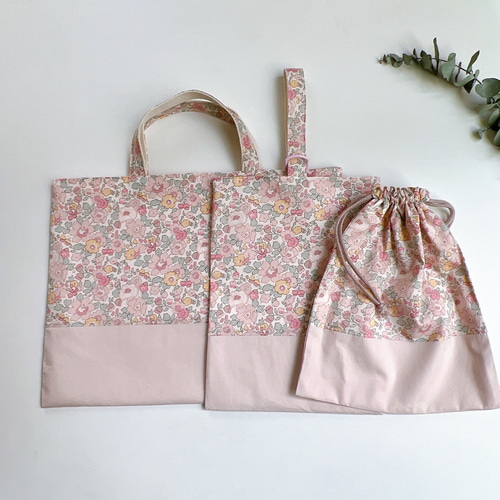 リバティベッツィのシューズ袋☆