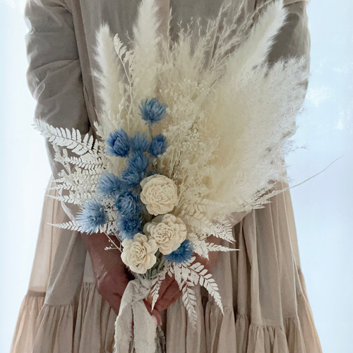 かすみ草とパステルブルーのドライフラワーブーケ ブーケ violaflower 