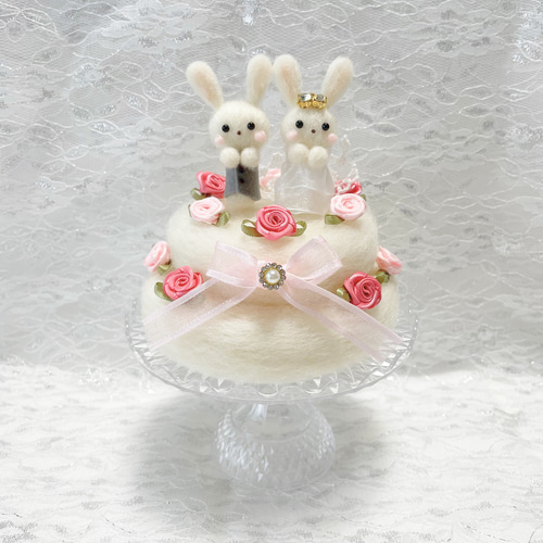 新郎新婦うさぎさんのウェルカムドール〈ウェディングケーキ ver 新郎新婦うさぎさんのウェルカムドール〈ウェディングケーキ ver