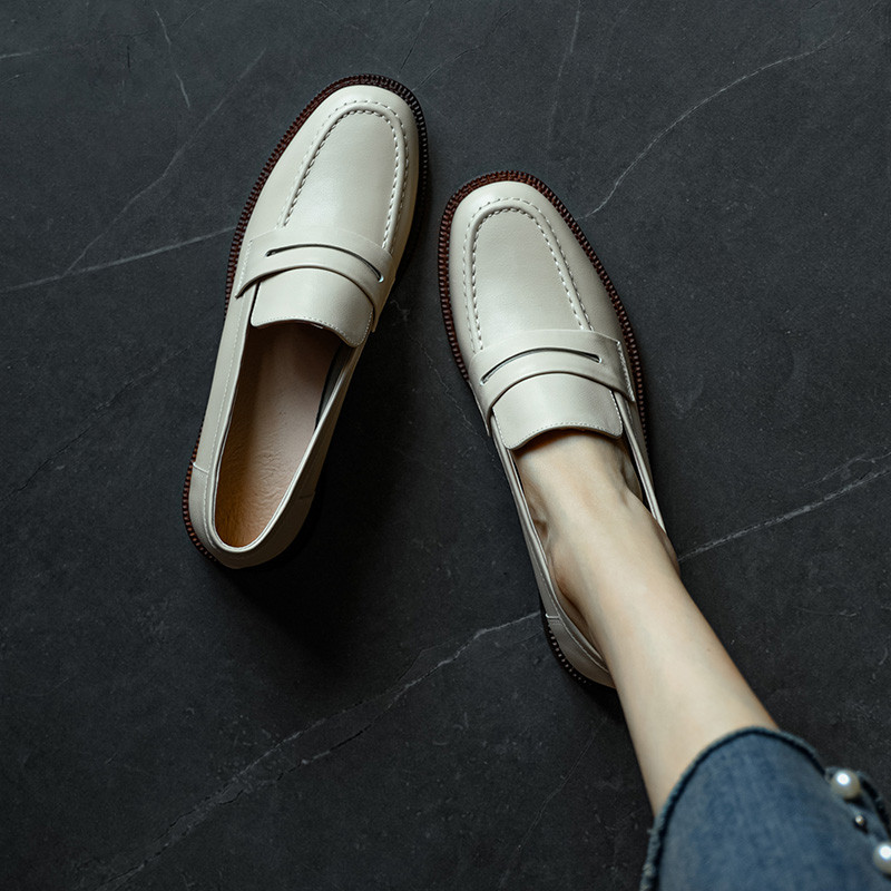 本革 ローファー レザー 革靴 妊娠 敬老の日 Creema春の福袋 復刻まつり ウィングチップで隙のない可愛さを演出。