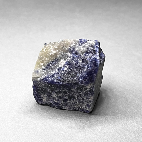 sodalite / ソーダライト原石 2枚目の画像