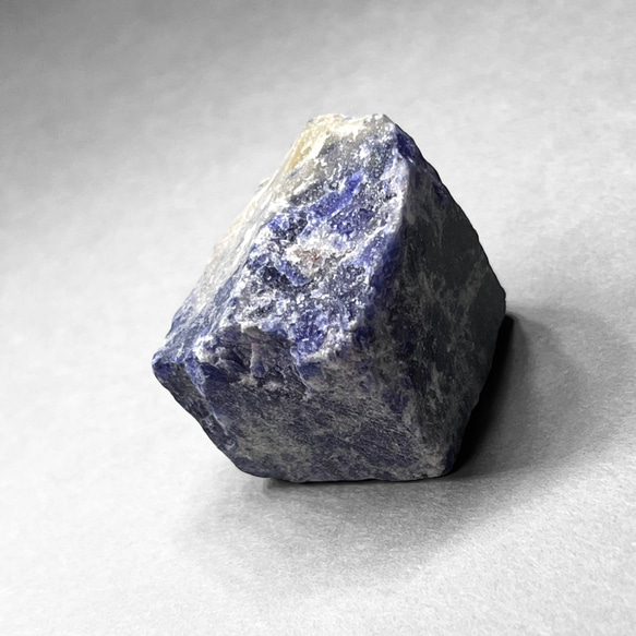 sodalite / ソーダライト原石 3枚目の画像