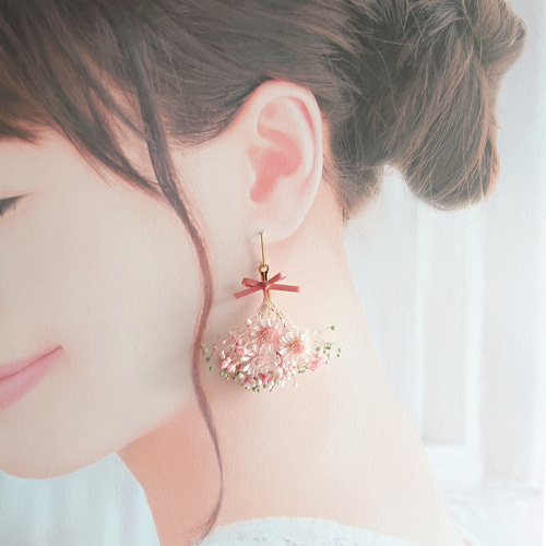 桜色スターフラワーとかすみ草のブーケピアス／イヤリングNo.08