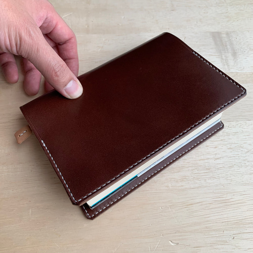 ハヤカワ文庫用 手縫い・本革のブックカバー【選べる革とステッチ