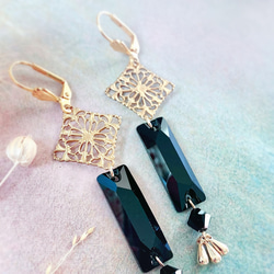 エレガントピアス Black & Gold Harmony earrings クリスタルスワロフスキー 4枚目の画像